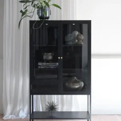 Carmel vitrine, sort