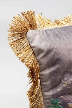 Romantic still life pyntepude